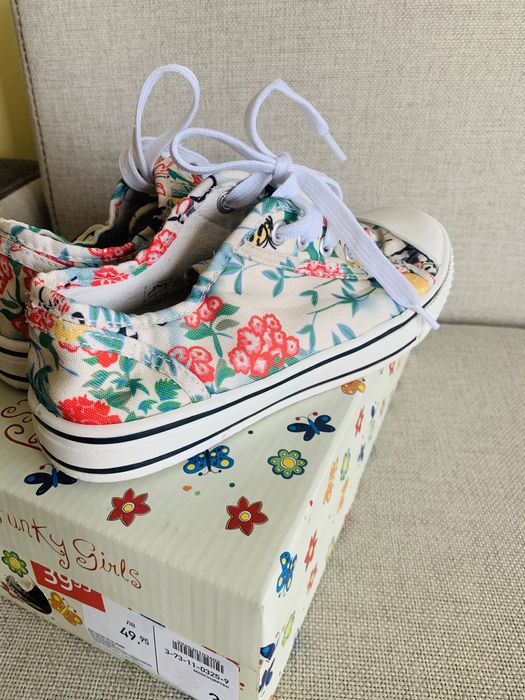 Детски кецове номер 34