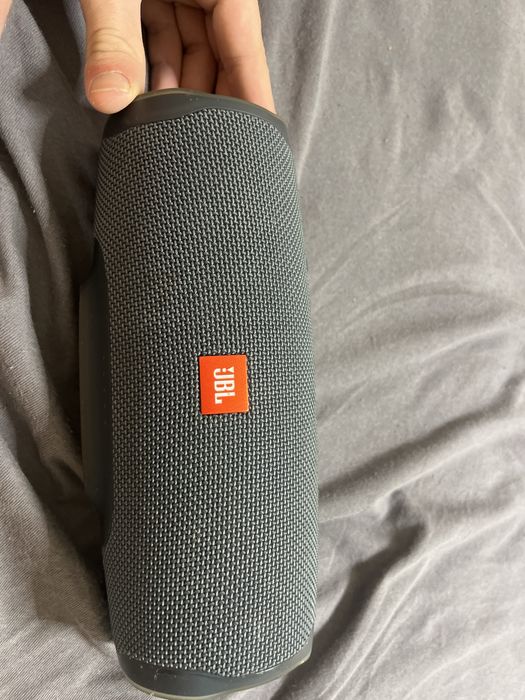 Jbl charge essential  2