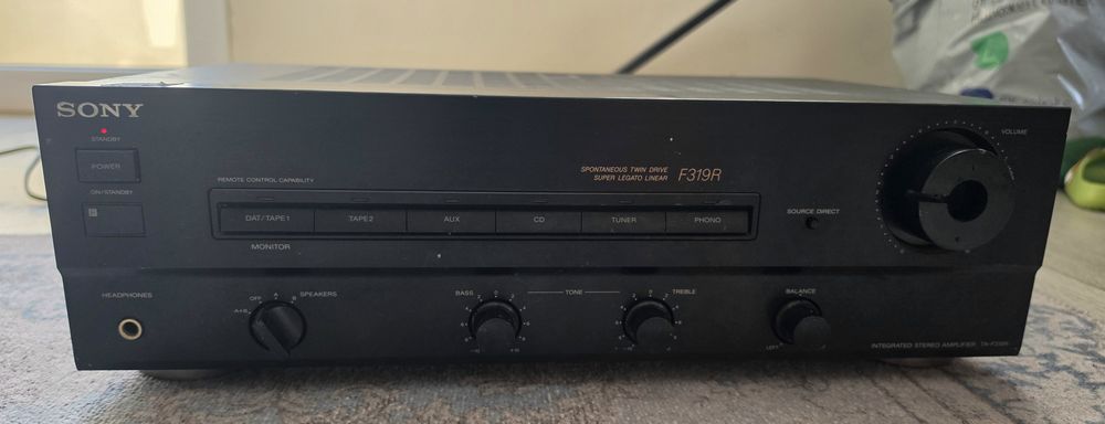 Интегриран стерио усилвател Sony F319R