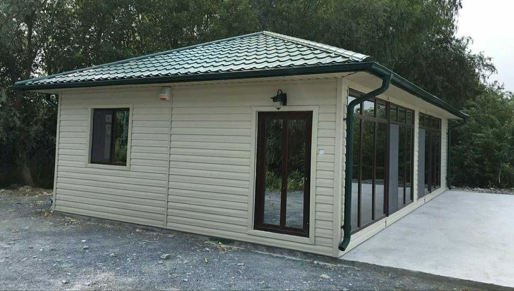 Casa din structura metalica si panouri sandwich termoizolante, garaje