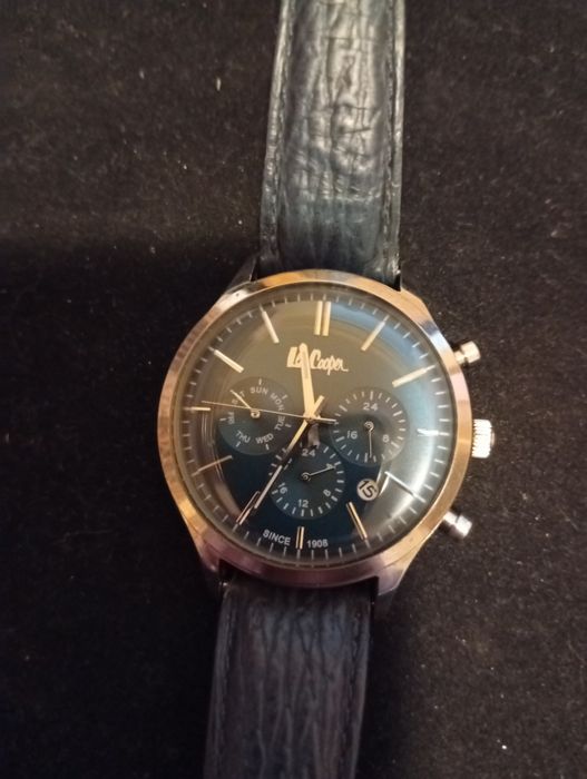 Vind ceasuri bărbătești