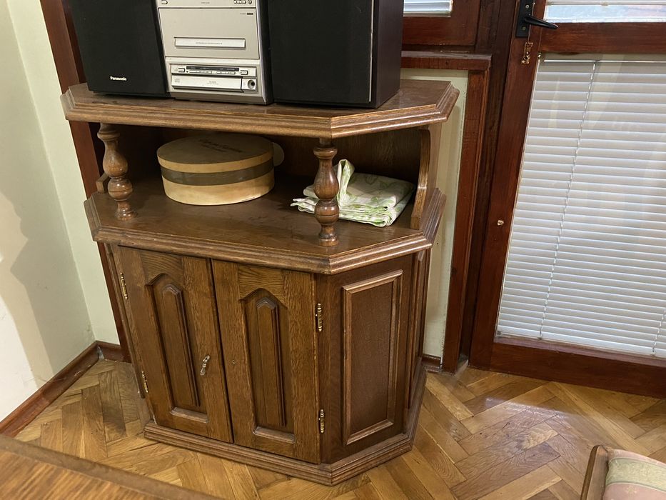 Масивни мебели от Трявна естествено дърво