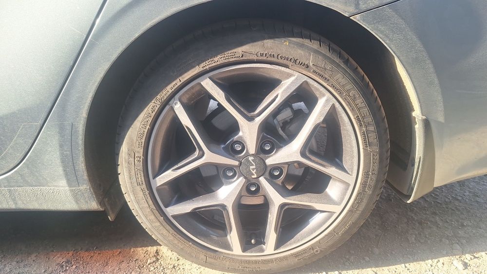 Диски с шинами вместе