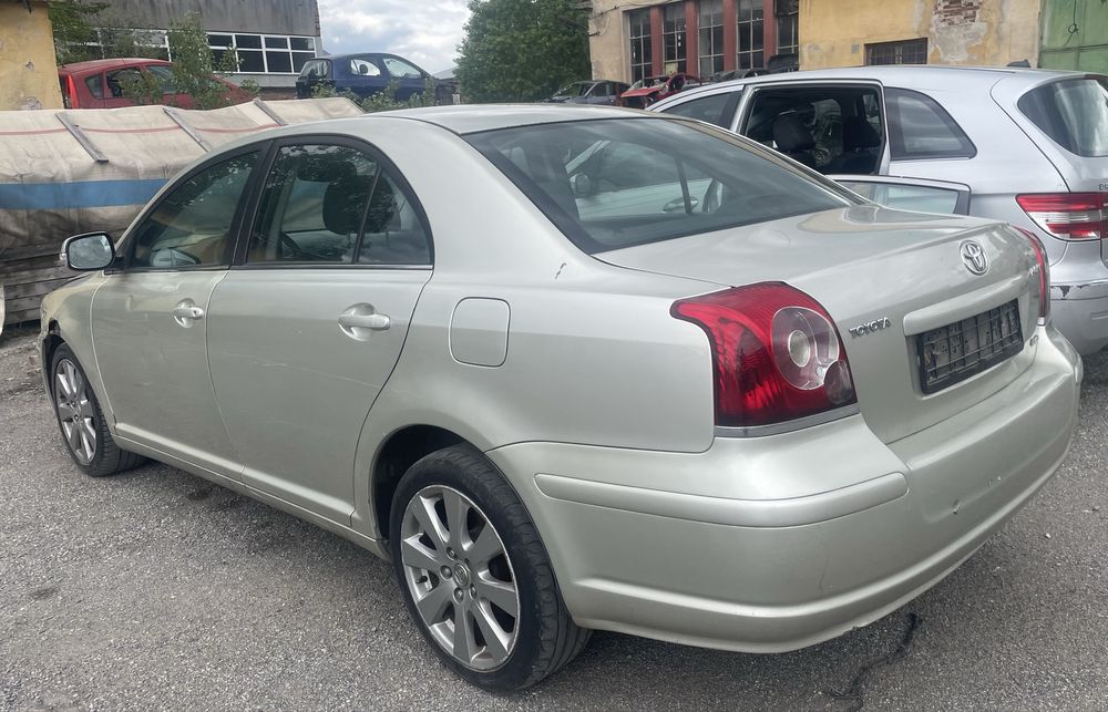 Toyota Avensis 2.2 d 150 к. с на части