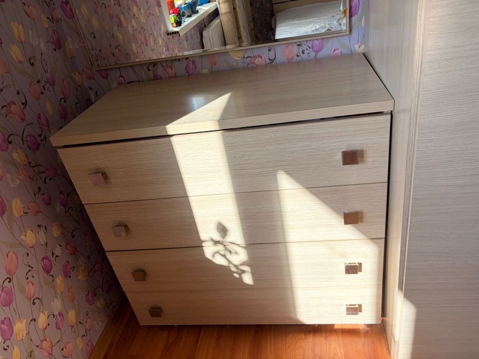 Срочно продам спальный гарнитур