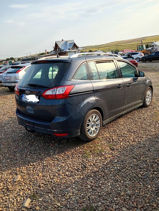 Autoturism cu 7 locuri ! FORD
