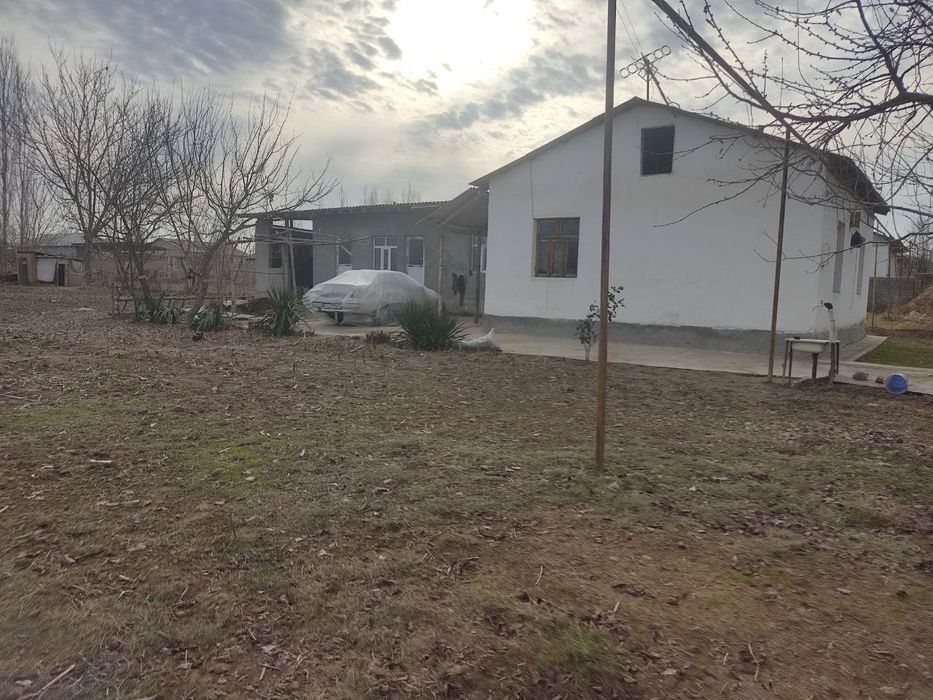 5 xonali uy sotiladi