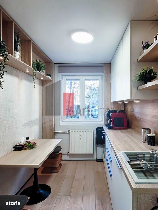 Vindem apartament  3 camere, Plaza