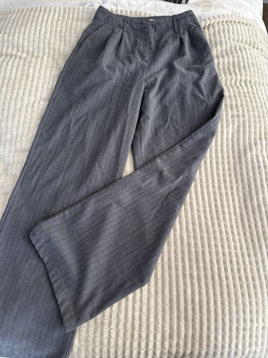 Тънък сив раиран панталон Bershka