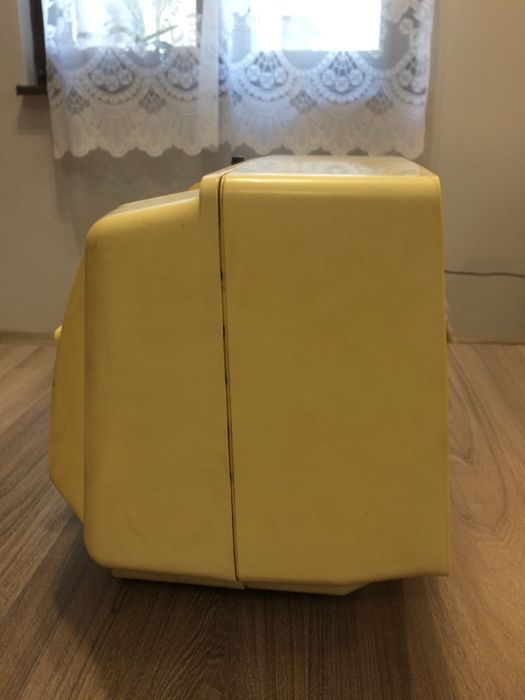 Портативен телевизор "JUNOSZT - 402BC-2" - чернобял