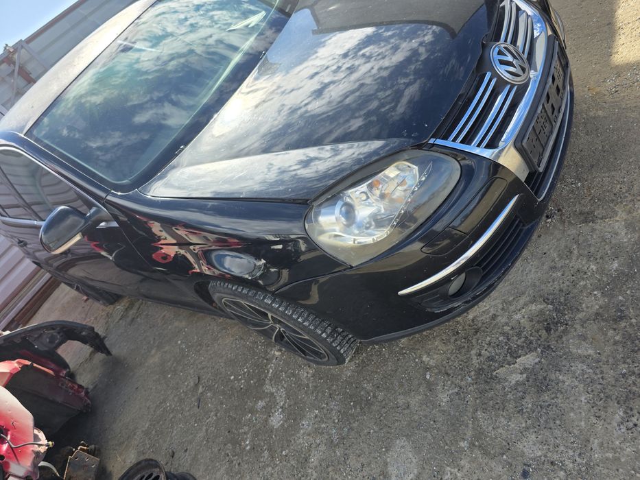 Dezmembrez Volkswagen Jetta 1.6mpi 1.6fsi 1.8tfsi 2.0tdi