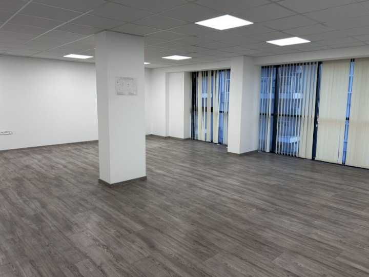 Дава се под наем Офис в Варна, ХЕИ - 91 кв.м за 850 € - Снимка #1