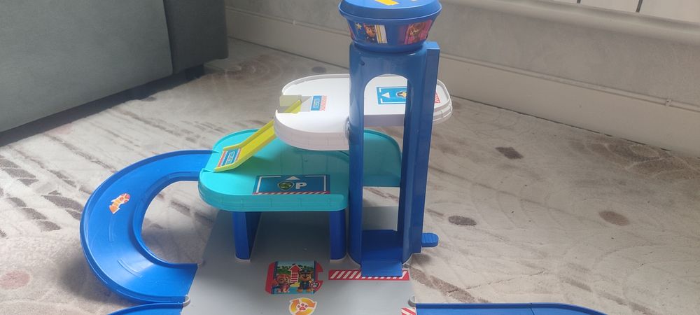 Парковка щенячий патруль и игрушки