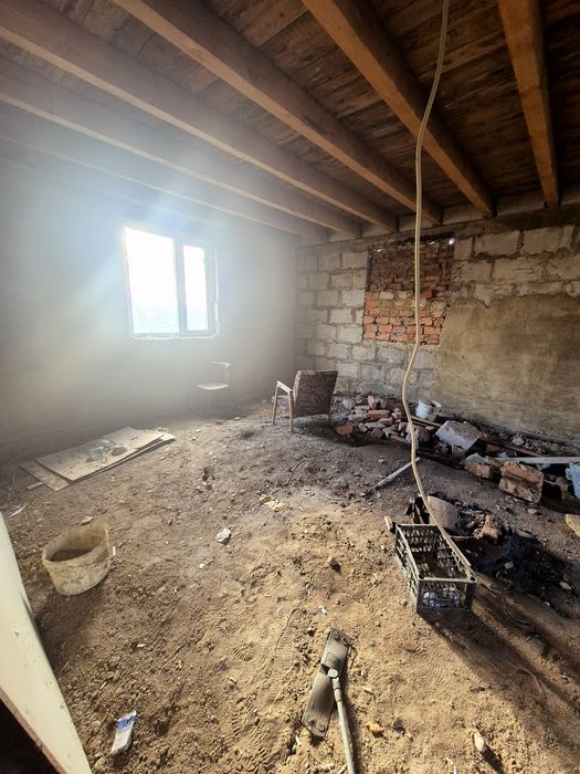 Срочно продам недостроенный коттедж.