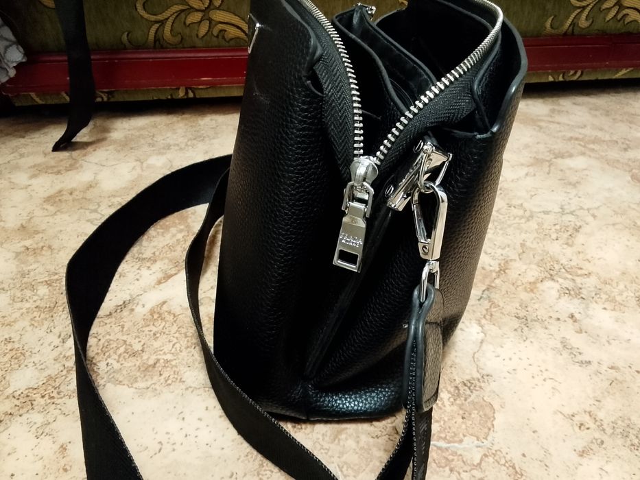 Продам женскую сумочку