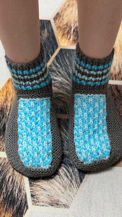 Вязаные тапки-носки