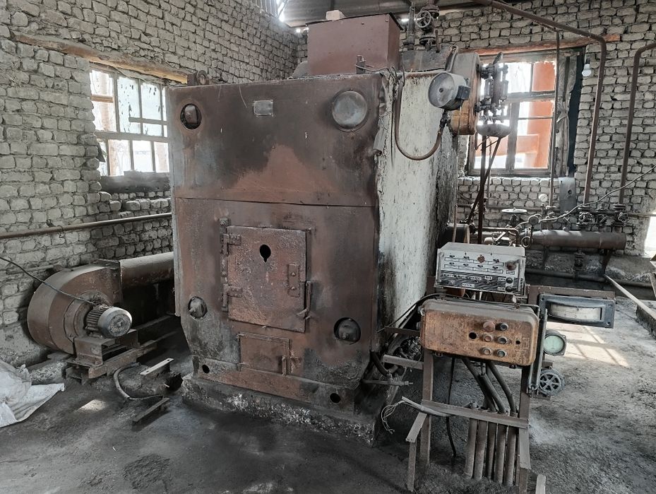 Консерва завод ва унинг жихозлари ишчи холатида