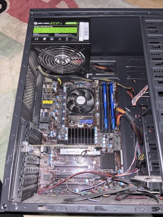 Pc de vanzare intreg sau pe piese