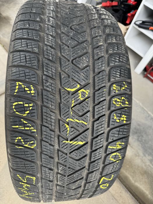 285 40 20 зимни пирели +5мм