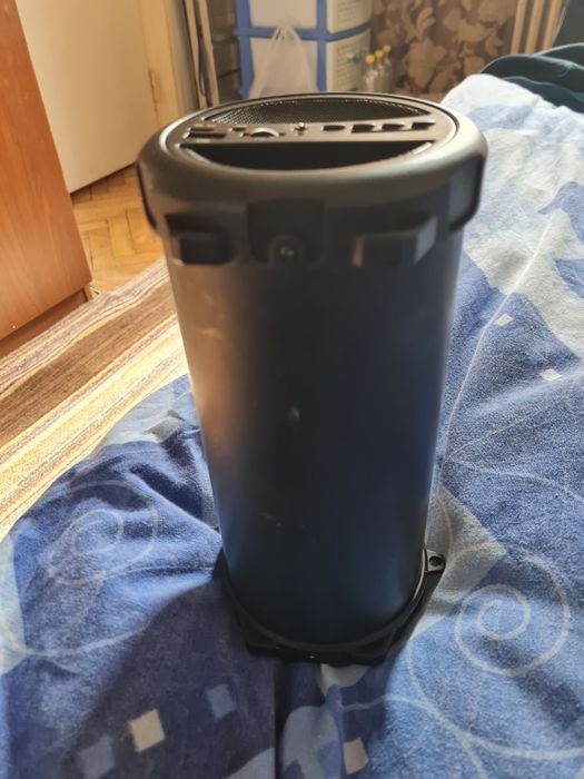 Vînd urgent boxă Akai