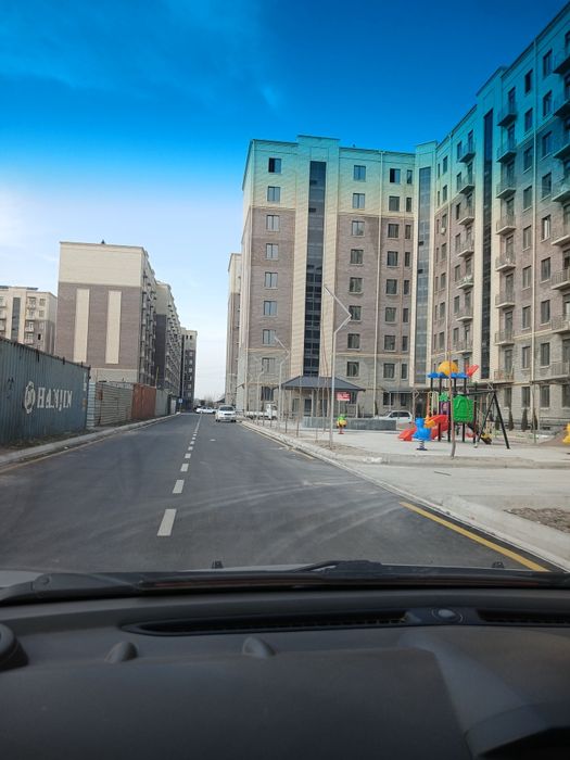 Sotiladi tayyor biznes bilan uy 1-qavat + podval do‘kon Yangi Hayot In