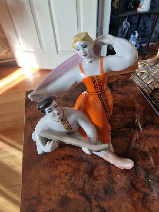 Статуэтки фарфор