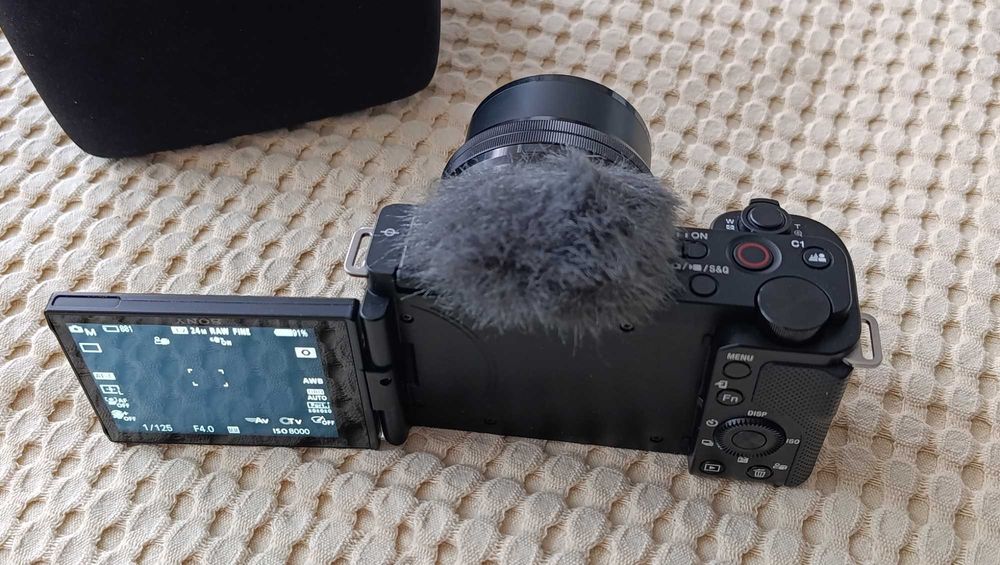 Фотоапарат - Sony Zve10-4k