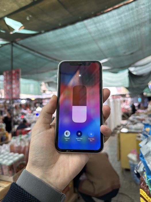 iPhone 11 64gb Sotiladi