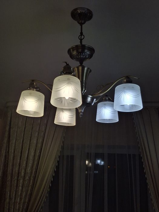 люстра продаётся