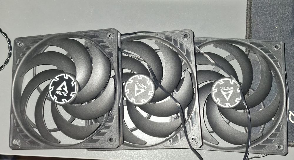 Pachet 3 ventilatoare arctic p12 slim pwm pst 120mm