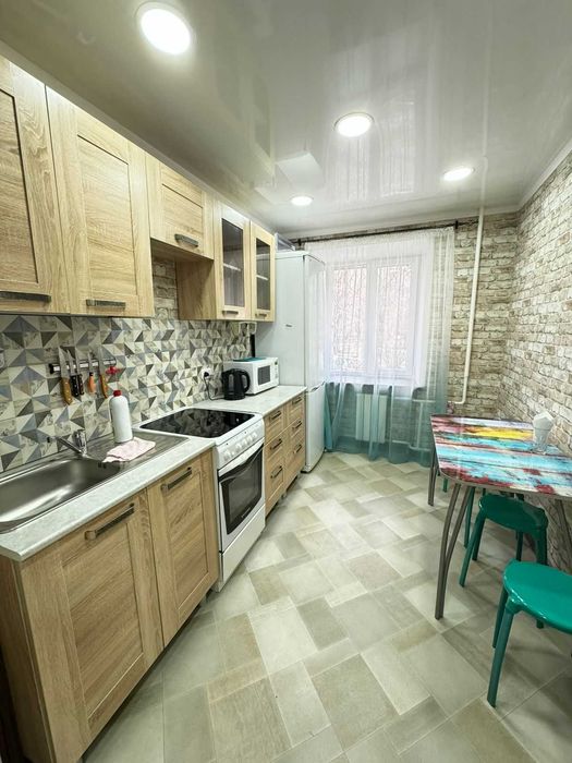 Люкс 3х.ком., Стрелка