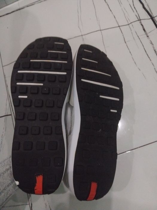 Оригинални маратонки NIKE