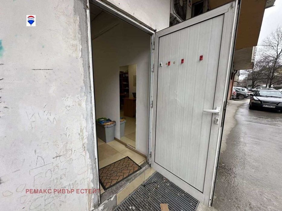 Дава се под наем Магазин в Русе, Хъшове - 50 кв.м за 348.84 € - Снимка #3