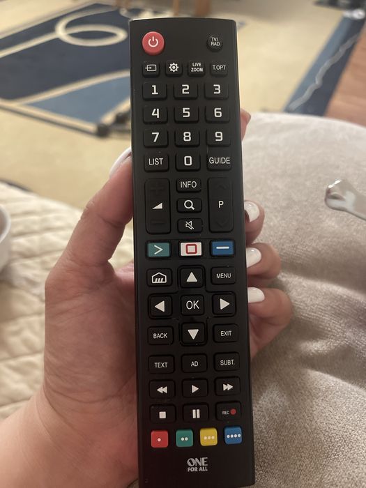 Продаю телевизор LG с столиком под телевизор