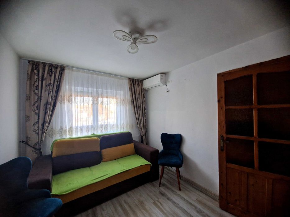 Inchiriez apartament