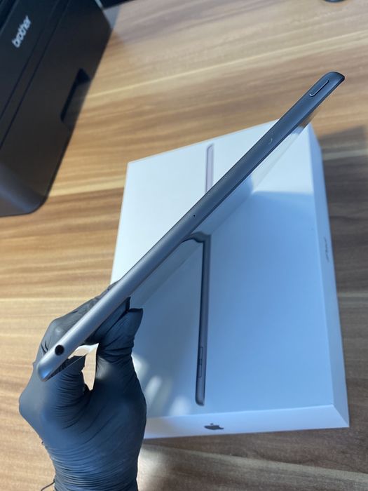 iPad / 10.2 Inch / 9th Generation /64 GB /Garanție 6 luni / Foarte bun