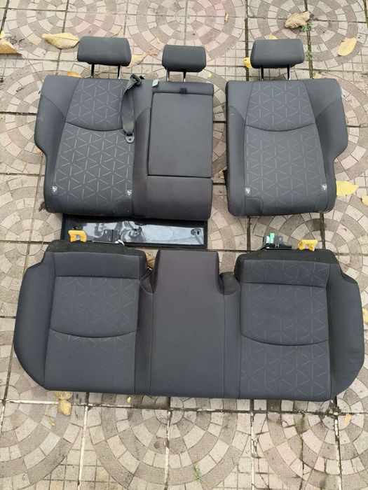 Седалки toyota rav 4 2020