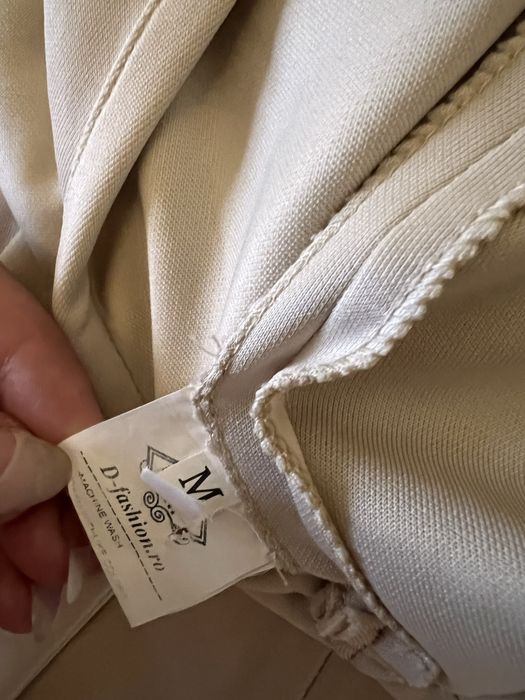 Rochie spate gol si funda M