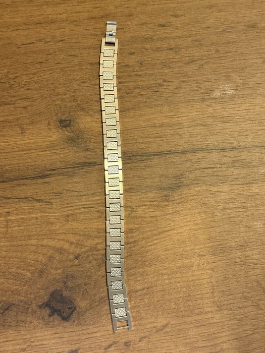 Чисто нова lacoste гривна