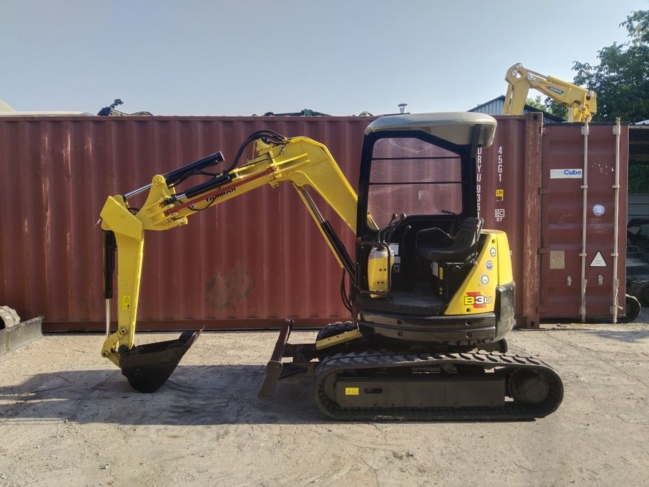 Мини экскаватор Yanmar B3u