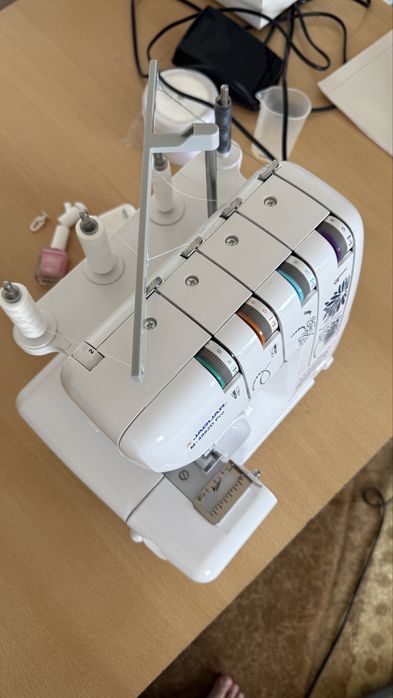 Оверлог Jaguar