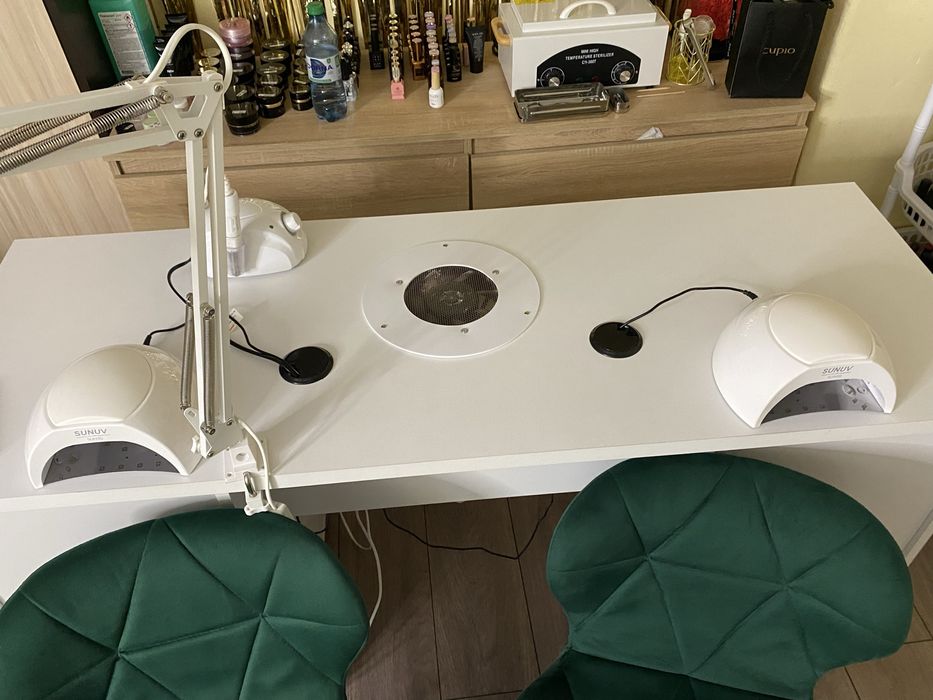 Masa manichiura cu aspirator