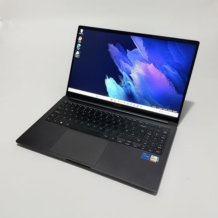 Лаптоп Samsung Galaxy Book 3/15,6” IPS/i5-1335U 10x4,60GHz