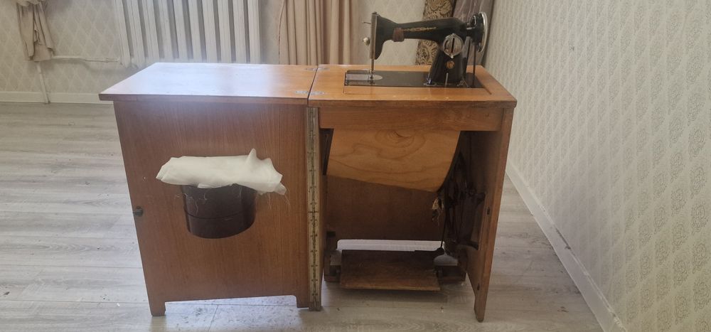 Продам швейную машинку