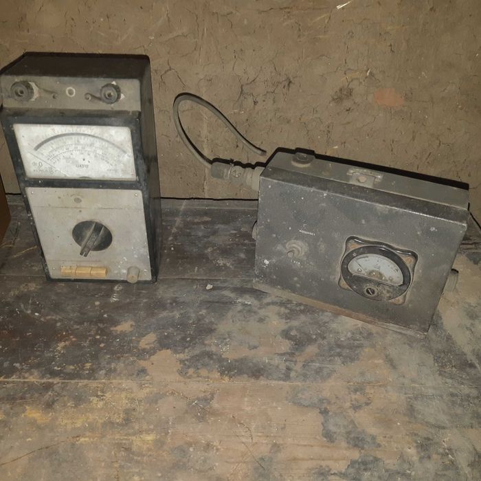 Антични уреди ,радиа и др.