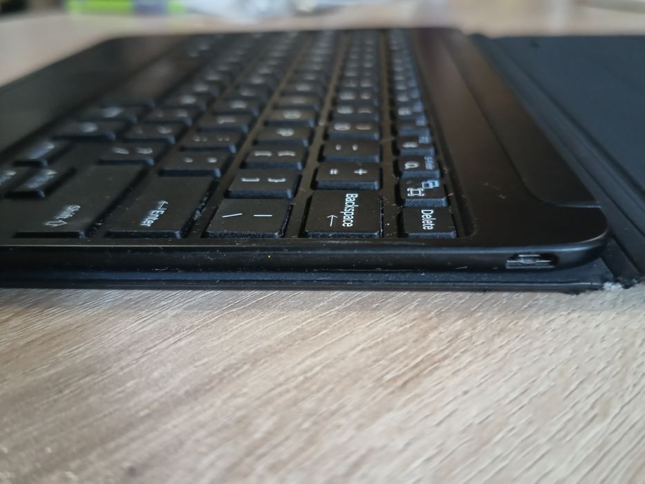 Клавиатура/калъф за таблет Samsung