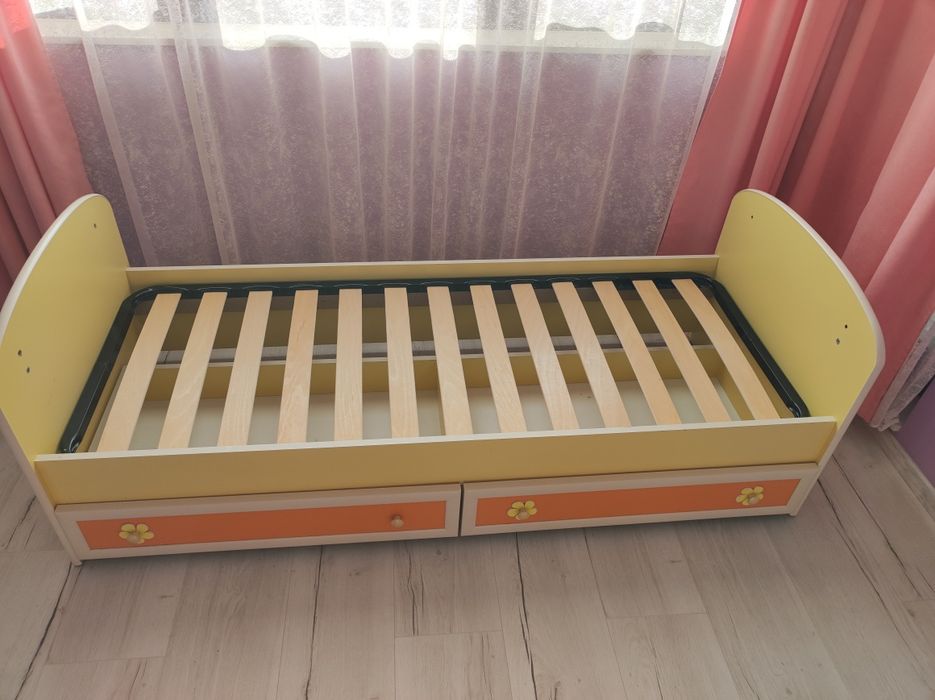 Детско легло + гардероб + скрин
