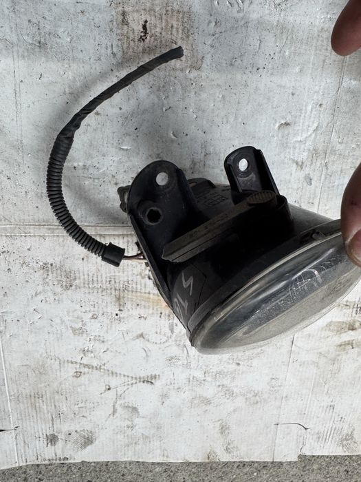 Grila proiector si proiector stanga fata passat b6 produse originale oem vw