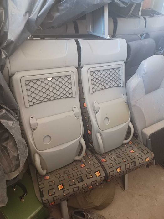 Седалки за микробус с масички, мрежички и колани