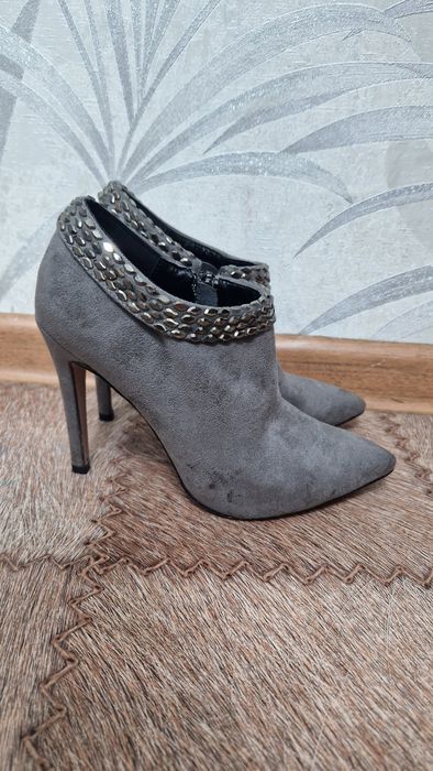 Продам ботинки (ботильоны)